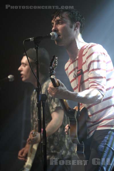 BLACK LIPS - 2010-05-26 - PARIS - La Machine (du Moulin Rouge) - Jared Swilley - Ian Brown